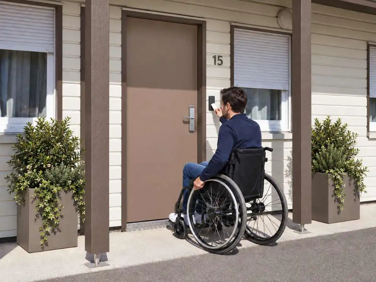 Bloc-porte palier métallique Phonipac / Coursipac 3F PMR Deya